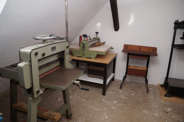 Mit diesen Maschinen kann man Bücher richtig binden!