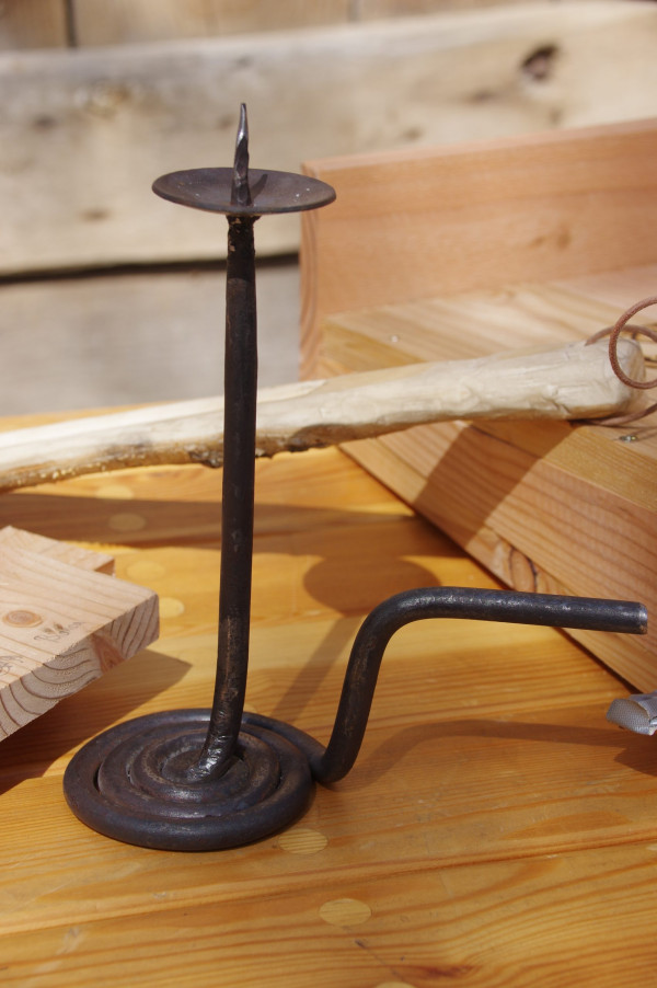 Selbst geschmiedeter Kerzenständer